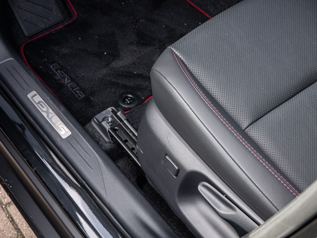 Fahrzeugansicht LEXUS LBX Elegant Black Edition - Bild 30