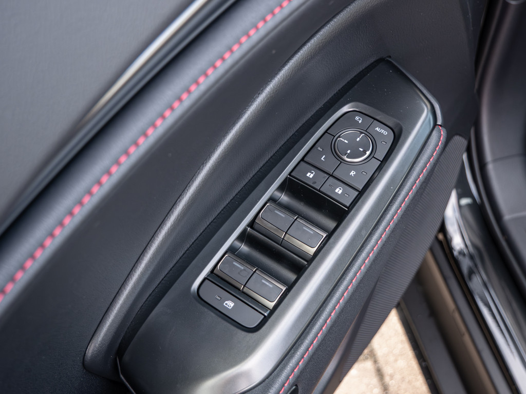 Fahrzeugansicht LEXUS LBX Elegant Black Edition - Bild 32