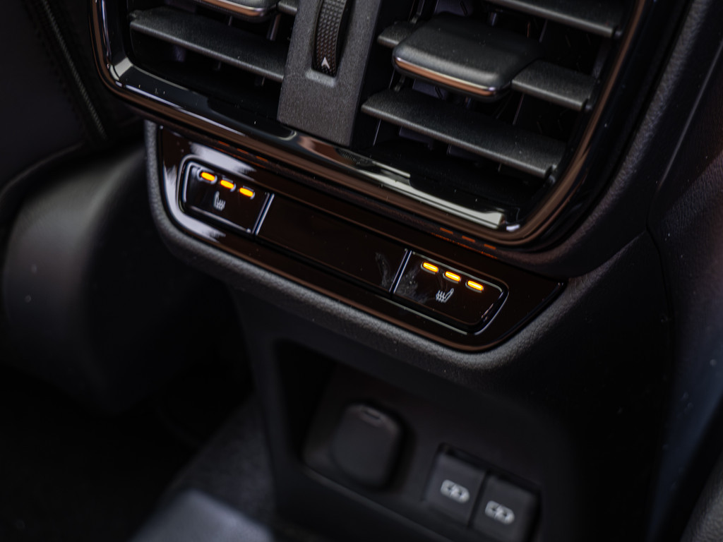 Fahrzeugansicht LEXUS NX 450h + Luxury - Bild 6