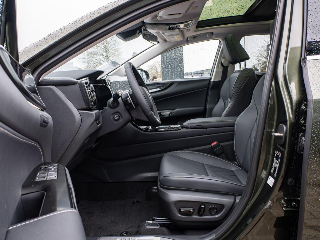 Fahrzeugansicht LEXUS NX 450h + Executive - Bild 4