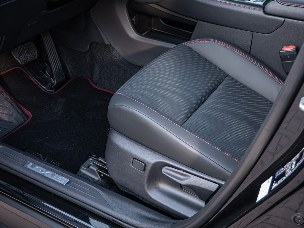 Fahrzeugansicht LEXUS LBX Elegant Black Edition - Bild 32