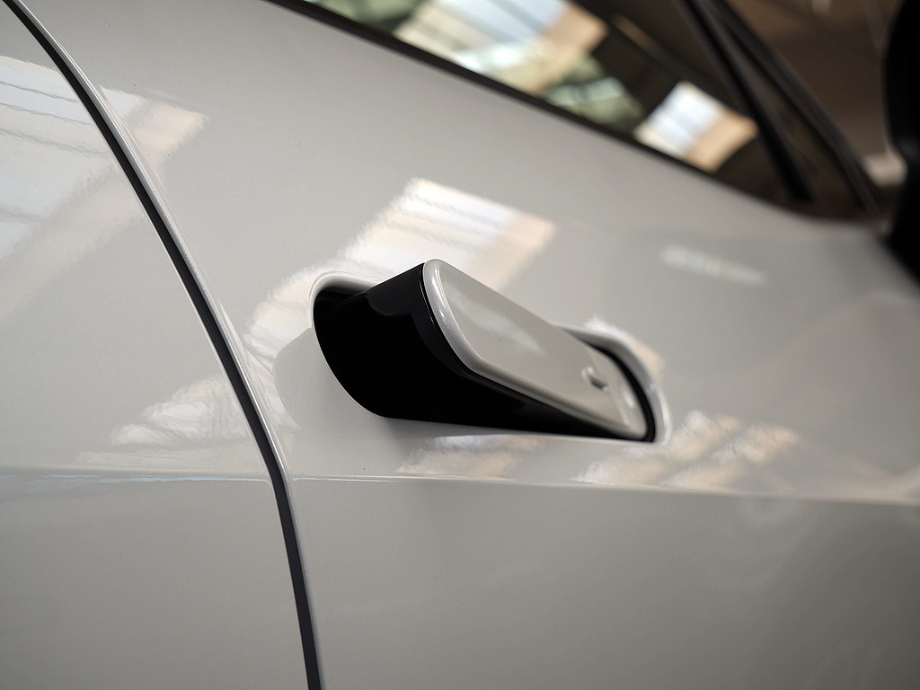 Fahrzeugansicht TOYOTA C-HR 2.0 Plug-In Hybrid FWD GR Sport - Bild 3