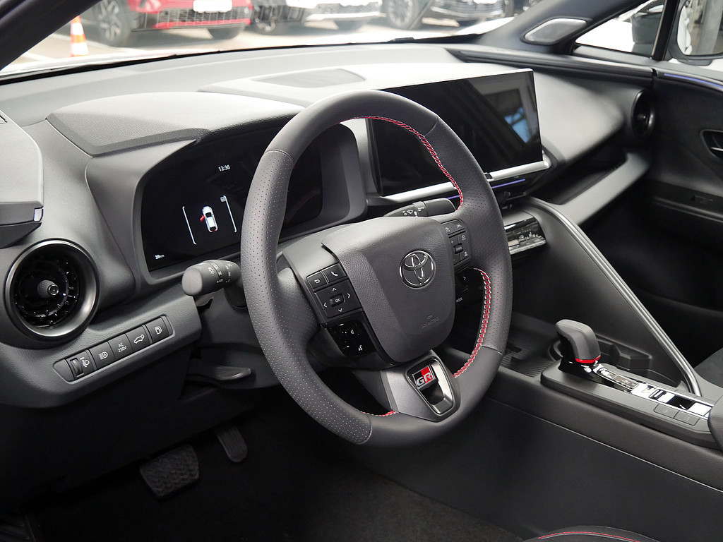 Fahrzeugansicht TOYOTA C-HR 2.0 Plug-In Hybrid FWD GR Sport - Bild 6