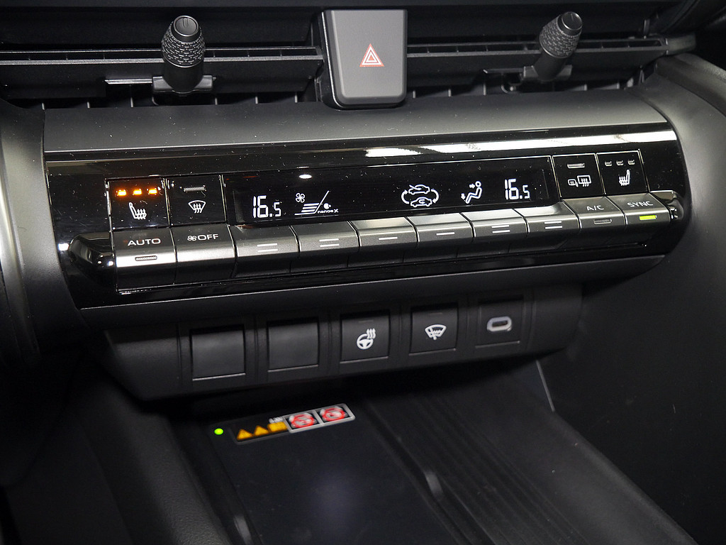 Fahrzeugansicht TOYOTA C-HR 2.0 Plug-In Hybrid FWD GR Sport - Bild 15