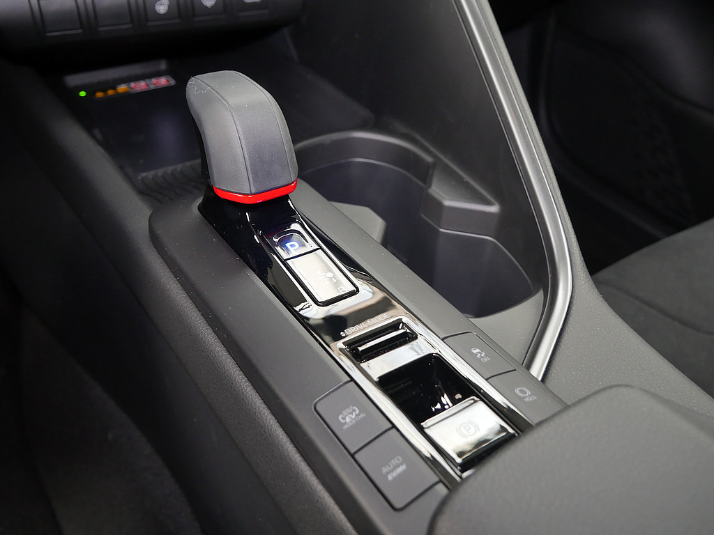 Fahrzeugansicht TOYOTA C-HR 2.0 Plug-In Hybrid FWD GR Sport - Bild 17