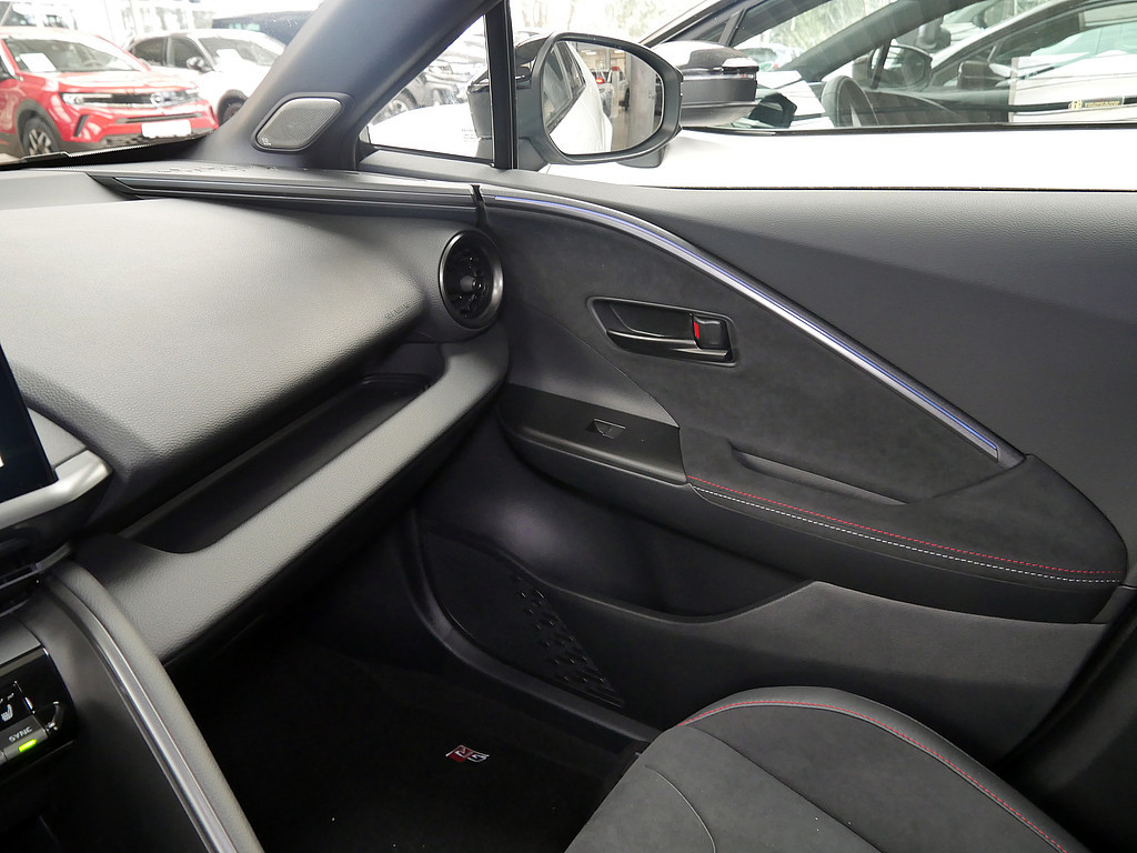 Fahrzeugansicht TOYOTA C-HR 2.0 Plug-In Hybrid FWD GR Sport - Bild 19