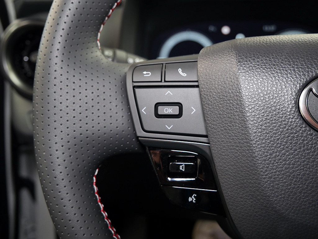 Fahrzeugansicht TOYOTA C-HR 2.0 Plug-In Hybrid FWD GR Sport - Bild 21