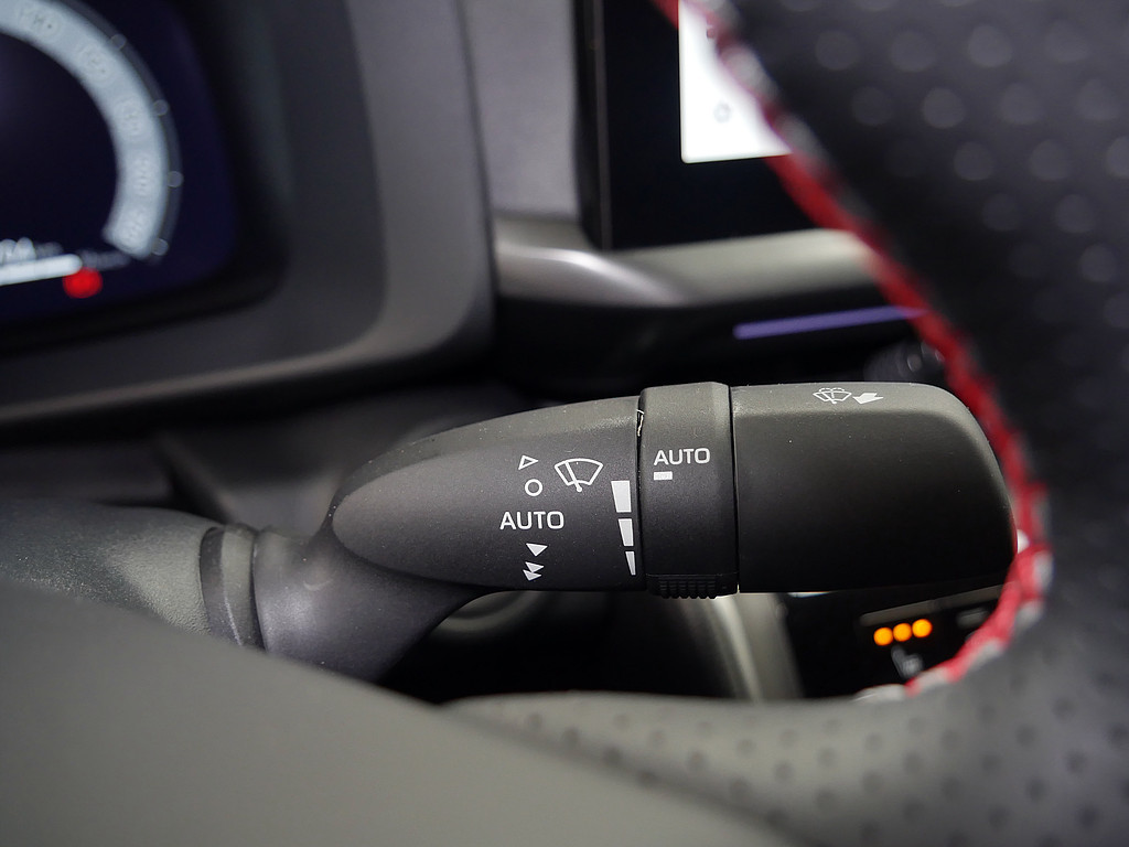 Fahrzeugansicht TOYOTA C-HR 2.0 Plug-In Hybrid FWD GR Sport - Bild 26