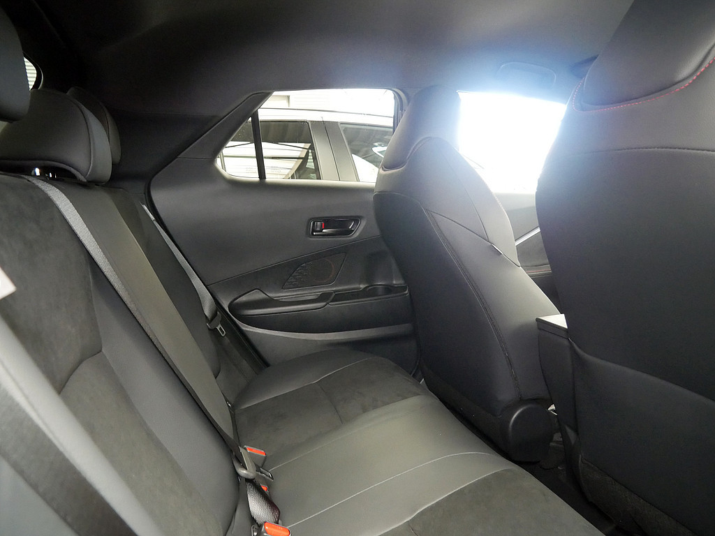 Fahrzeugansicht TOYOTA C-HR 2.0 Plug-In Hybrid FWD GR Sport - Bild 38