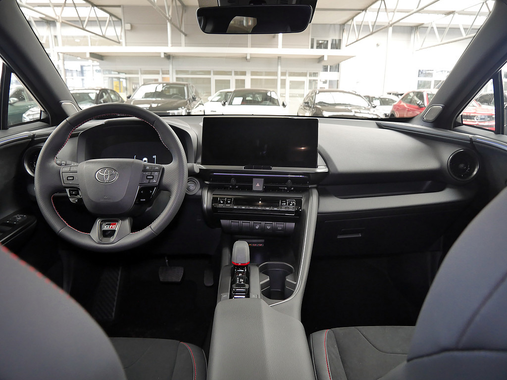 Fahrzeugansicht TOYOTA C-HR 2.0 Plug-In Hybrid FWD GR Sport - Bild 39