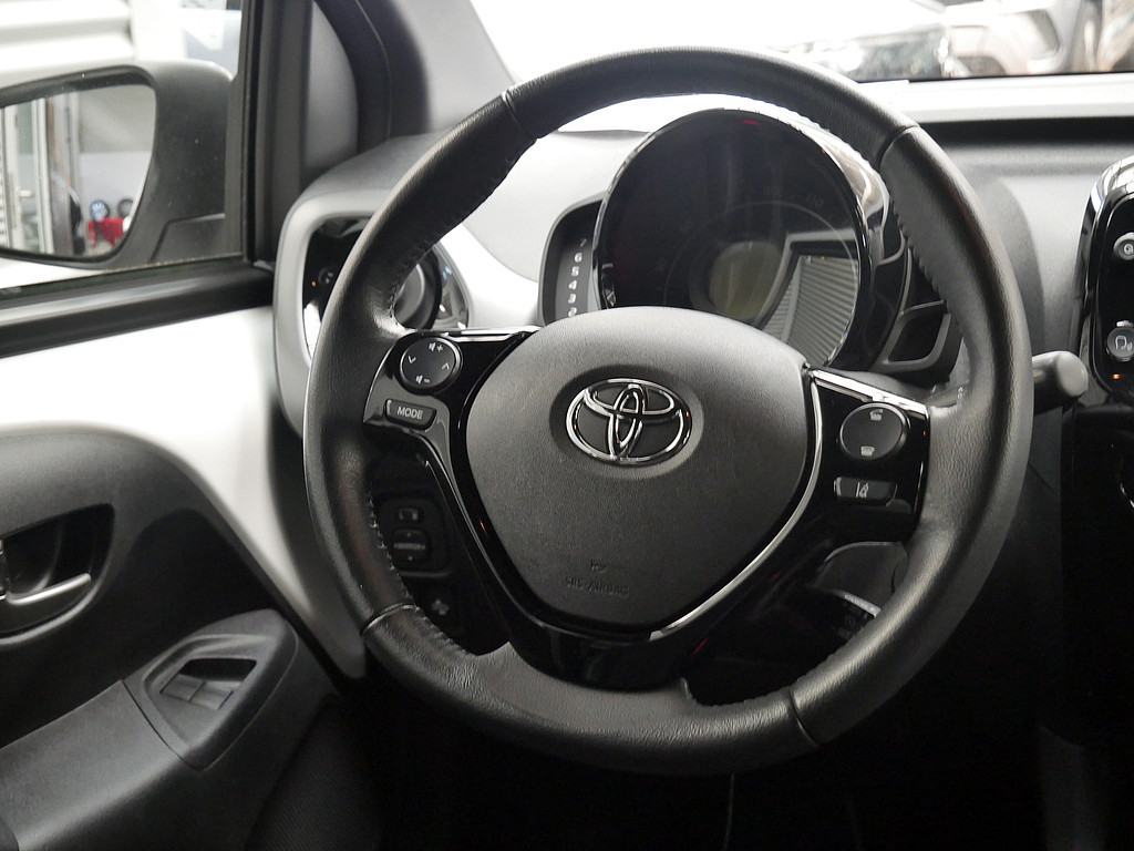 Fahrzeugansicht TOYOTA Aygo 1.0 X-Final - Bild 2