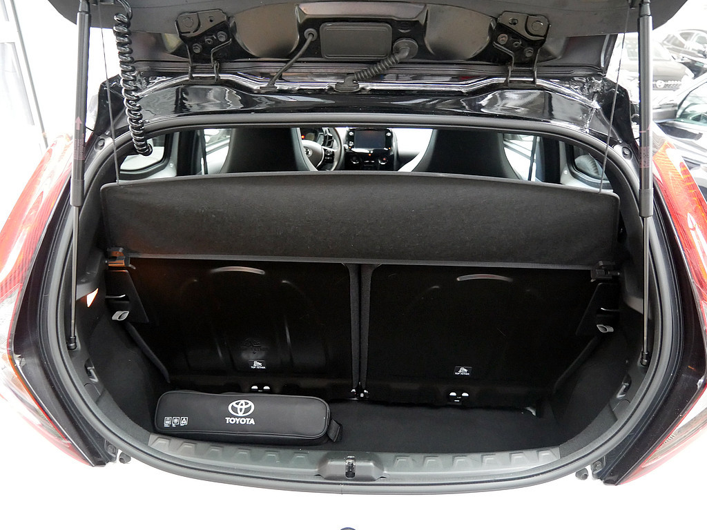 Fahrzeugansicht TOYOTA Aygo 1.0 X-Final - Bild 6