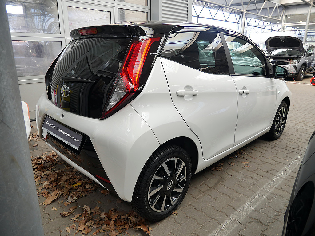 Fahrzeugansicht TOYOTA Aygo 1.0 X-Final - Bild 30