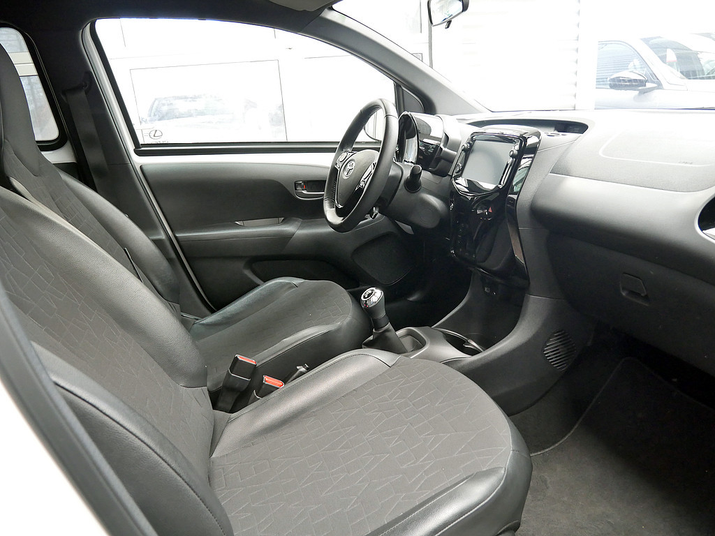 Fahrzeugansicht TOYOTA Aygo 1.0 X-Final - Bild 32