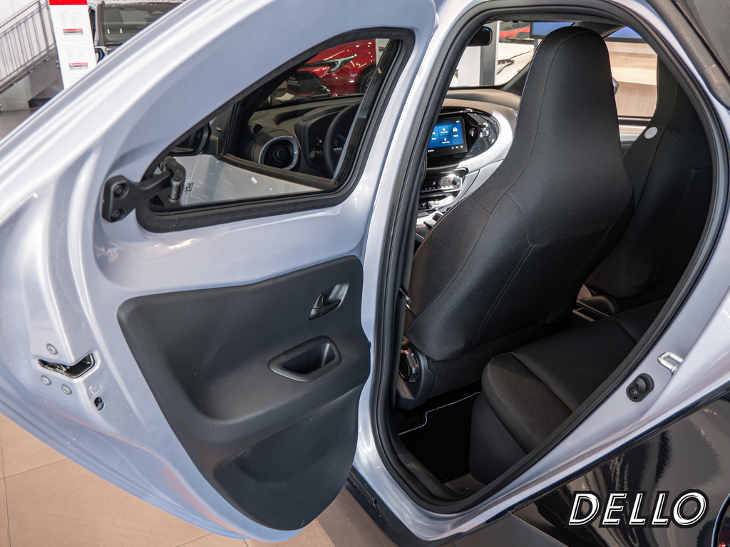 Fahrzeugansicht TOYOTA Aygo X 1.5 Hybrid Teamplayer - Bild 6