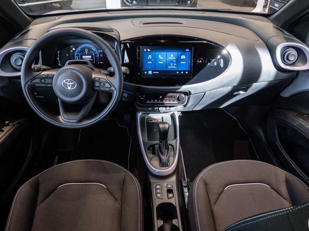 Fahrzeugansicht TOYOTA Aygo X 1.5 Hybrid Teamplayer - Bild 3