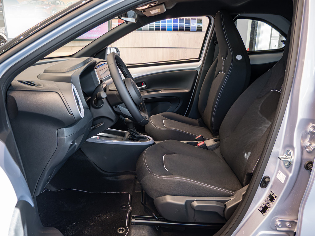 Fahrzeugansicht TOYOTA Aygo X 1.5 Hybrid Teamplayer - Bild 41
