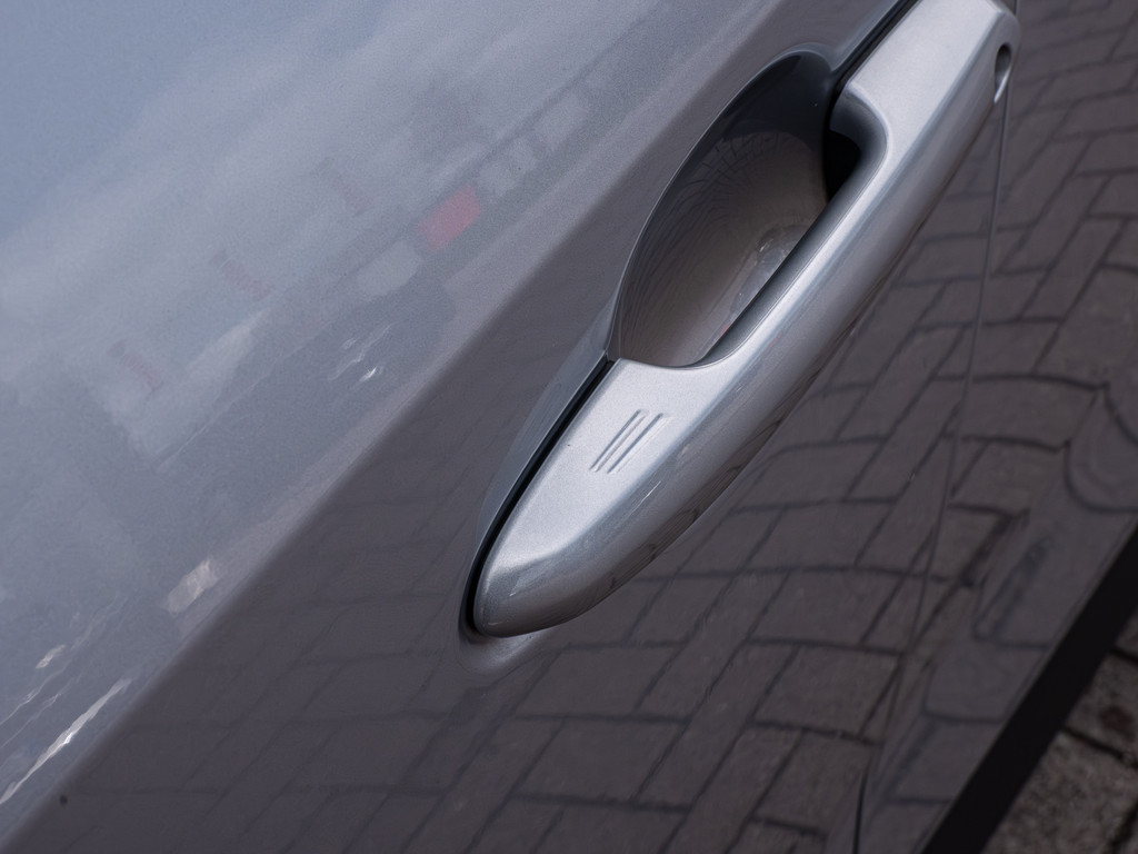 Fahrzeugansicht TOYOTA RAV 4 2.5 Hybrid Team D - Bild 2