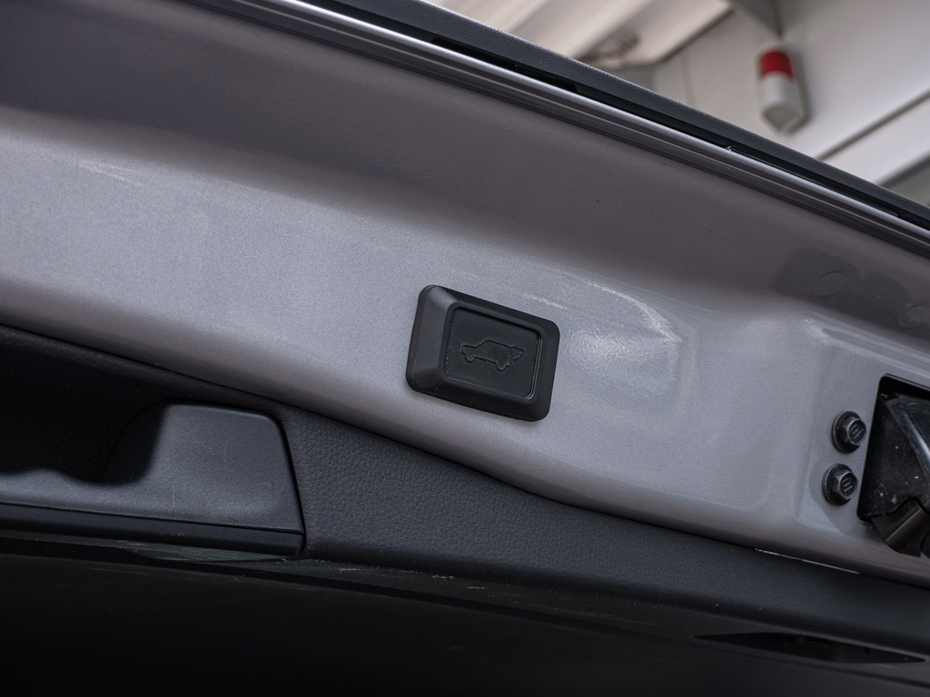 Fahrzeugansicht TOYOTA RAV 4 2.5 Hybrid Team D - Bild 11