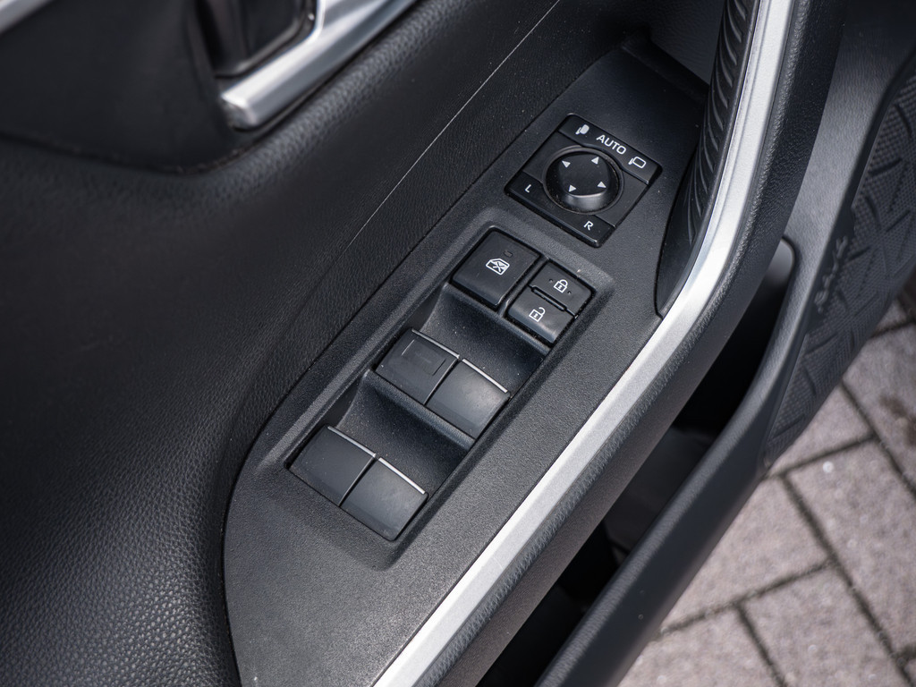Fahrzeugansicht TOYOTA RAV 4 2.5 Hybrid Team D - Bild 39