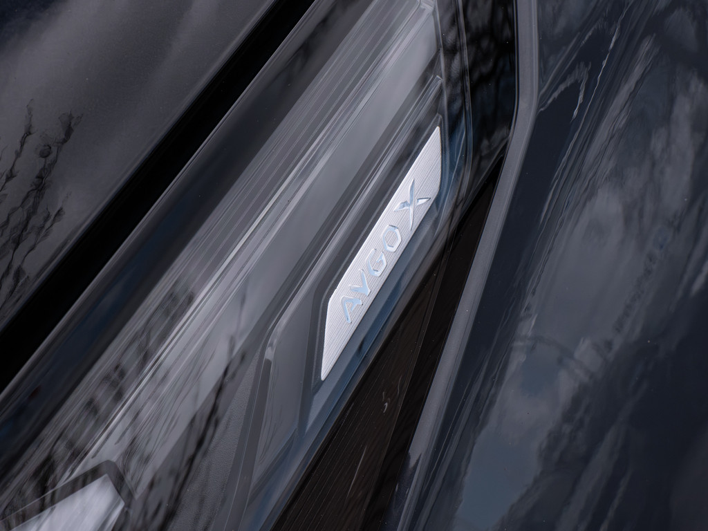 Fahrzeugansicht TOYOTA Aygo X 1.5 Hybrid GR SPORT - Bild 4