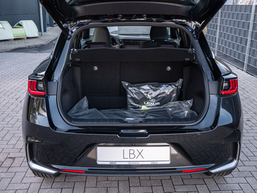 Fahrzeugansicht LEXUS LBX Elegant Black Edition - Bild 10