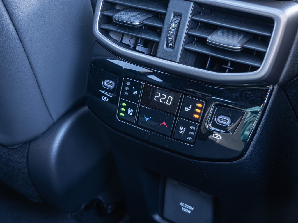 Fahrzeugansicht LEXUS RX 500h DIRECT4 F SPORT+ - Bild 10