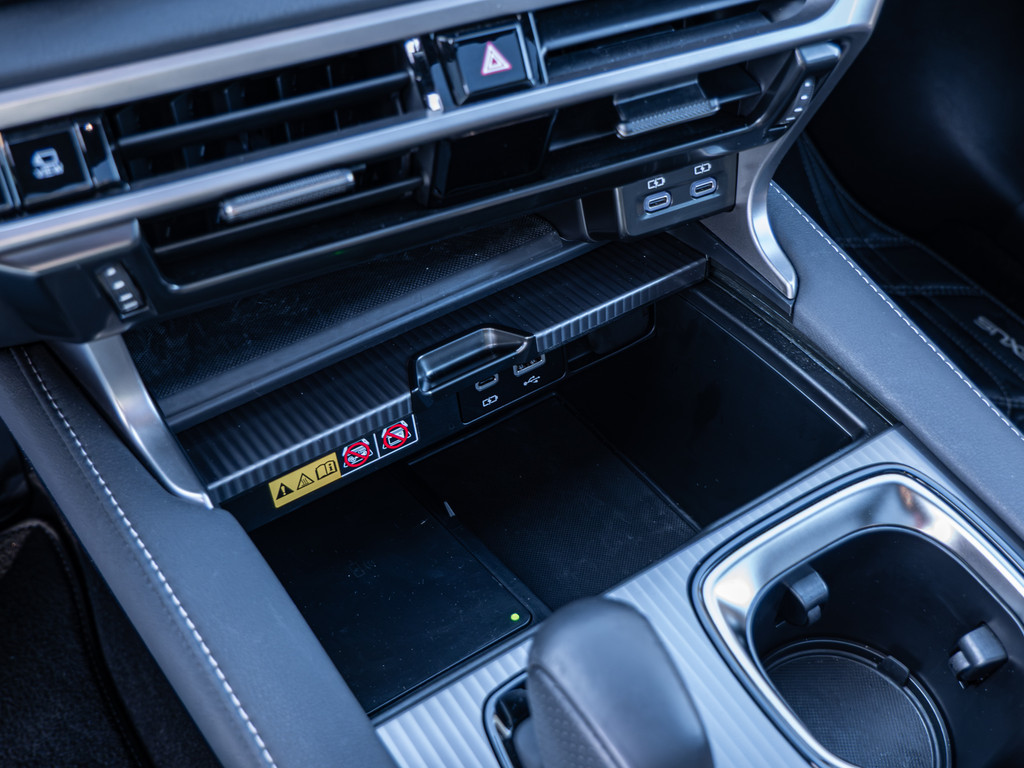 Fahrzeugansicht LEXUS RX 500h DIRECT4 F SPORT+ - Bild 25