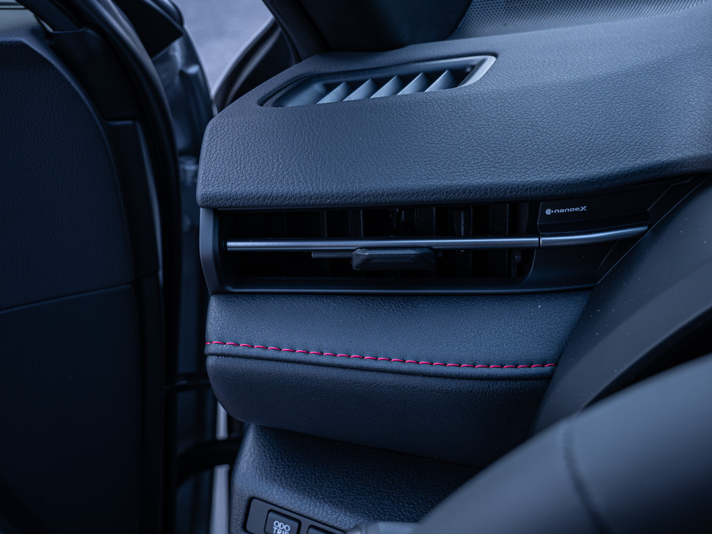 Fahrzeugansicht LEXUS LBX 1.5 FWD Emotion - Bild 31