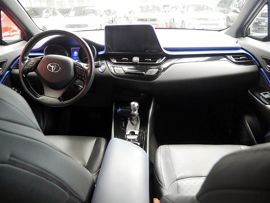 Fahrzeugansicht TOYOTA C-HR HYBRID Style - Bild 2