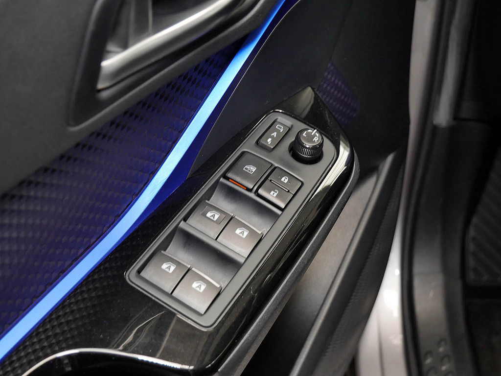 Fahrzeugansicht TOYOTA C-HR HYBRID Style - Bild 8