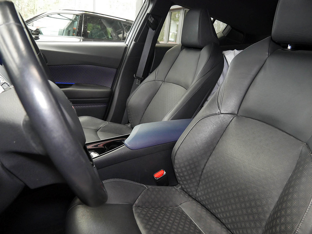 Fahrzeugansicht TOYOTA C-HR HYBRID Style - Bild 10