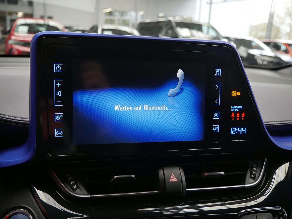 Fahrzeugansicht TOYOTA C-HR HYBRID Style - Bild 17