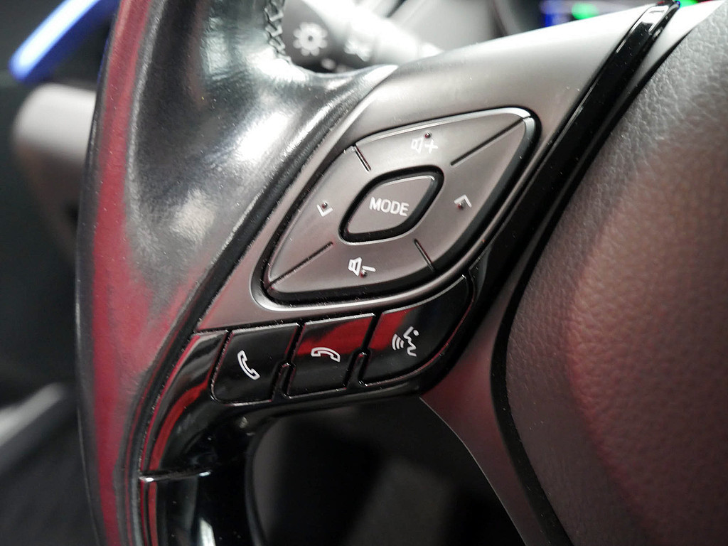 Fahrzeugansicht TOYOTA C-HR HYBRID Style - Bild 20