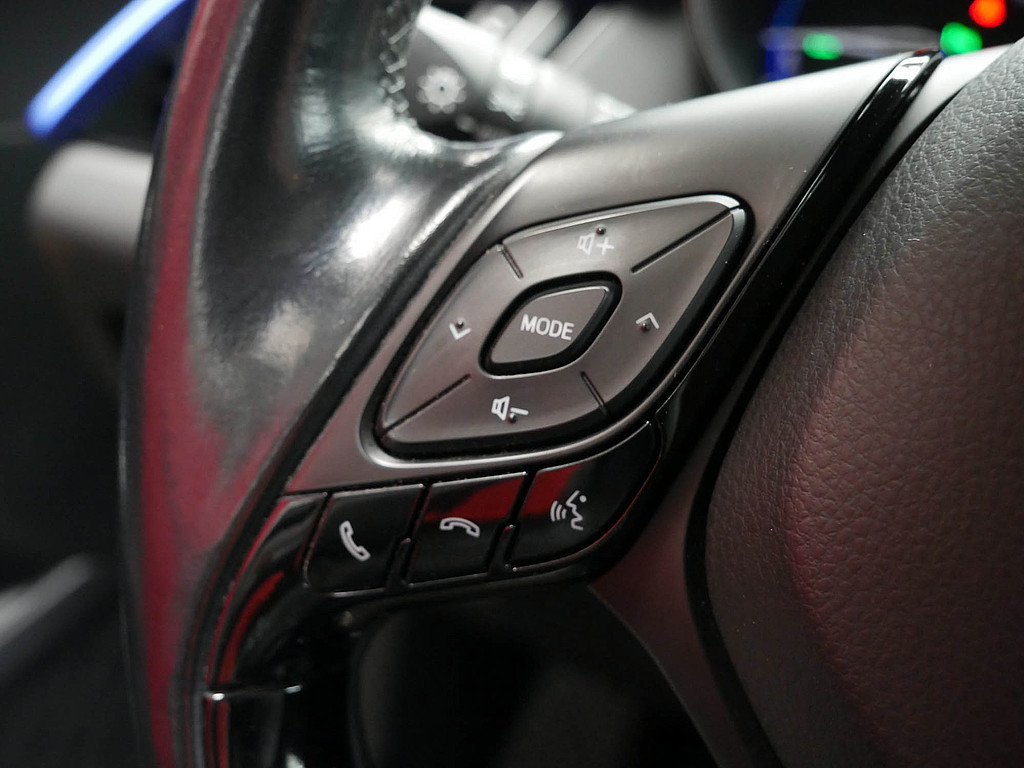 Fahrzeugansicht TOYOTA C-HR HYBRID Style - Bild 21