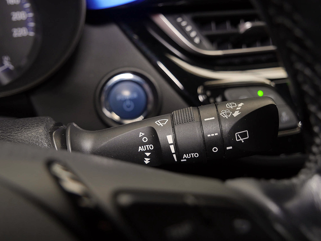 Fahrzeugansicht TOYOTA C-HR HYBRID Style - Bild 27