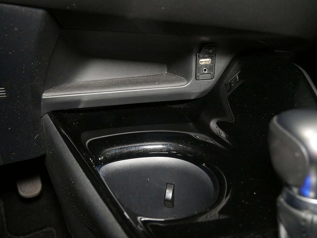 Fahrzeugansicht TOYOTA C-HR HYBRID Style - Bild 30