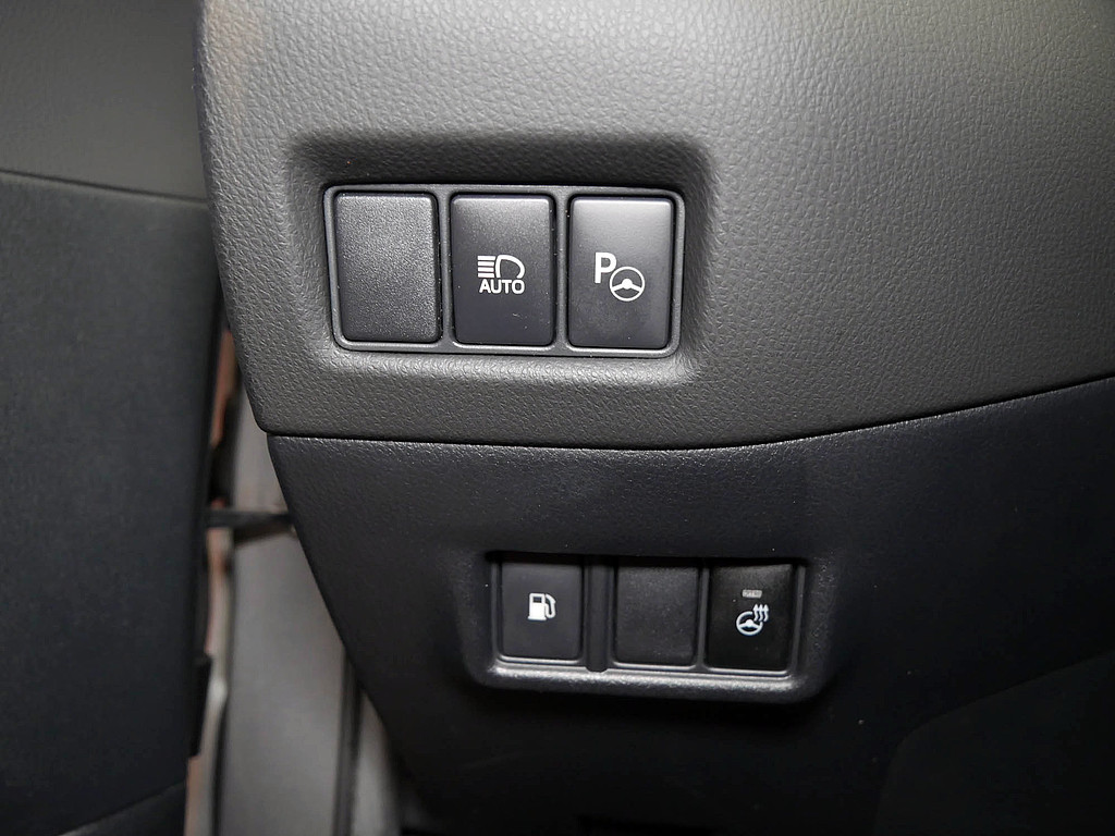 Fahrzeugansicht TOYOTA C-HR HYBRID Style - Bild 32