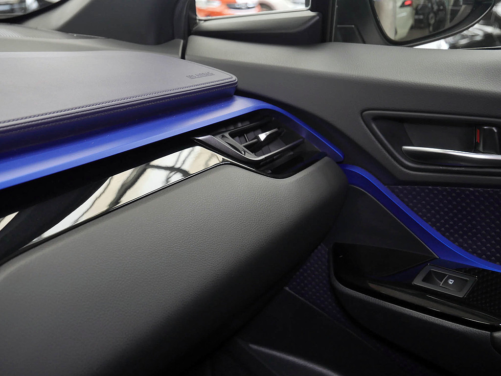 Fahrzeugansicht TOYOTA C-HR HYBRID Style - Bild 36