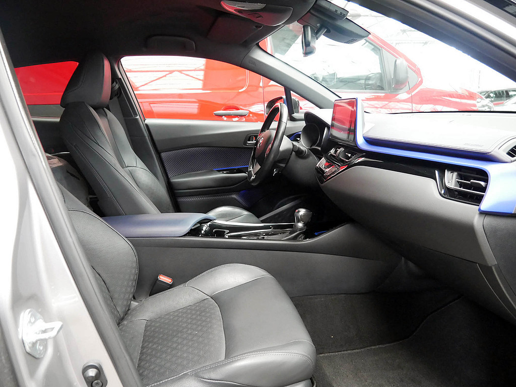Fahrzeugansicht TOYOTA C-HR HYBRID Style - Bild 44