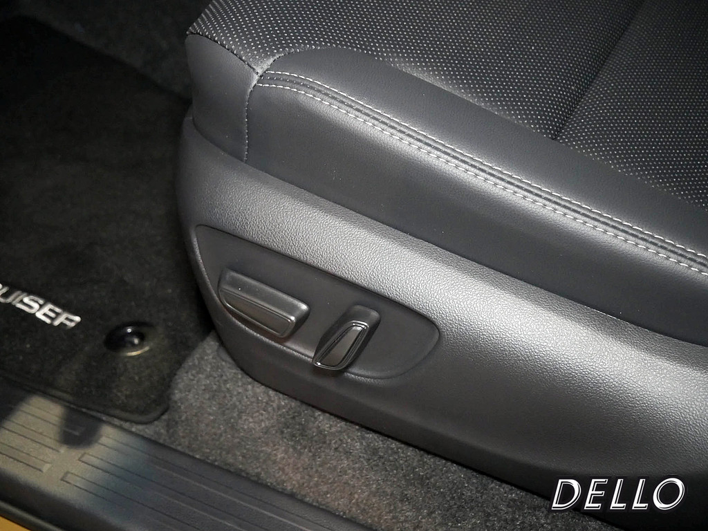 Fahrzeugansicht TOYOTA Land Cruiser 2.8 D-4D Executive - Bild 15