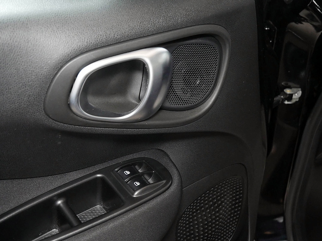 Fahrzeugansicht FIAT 500L 1.4 16V Cross - Bild 8