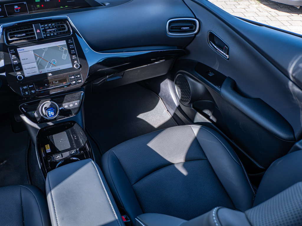 Fahrzeugansicht TOYOTA Prius Hybrid Executive - Bild 10