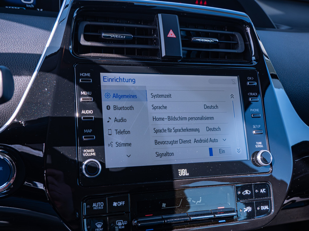 Fahrzeugansicht TOYOTA Prius Hybrid Executive - Bild 15