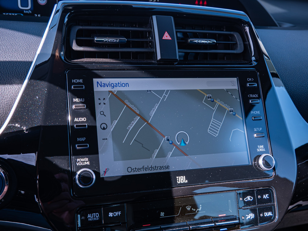 Fahrzeugansicht TOYOTA Prius Hybrid Executive - Bild 16