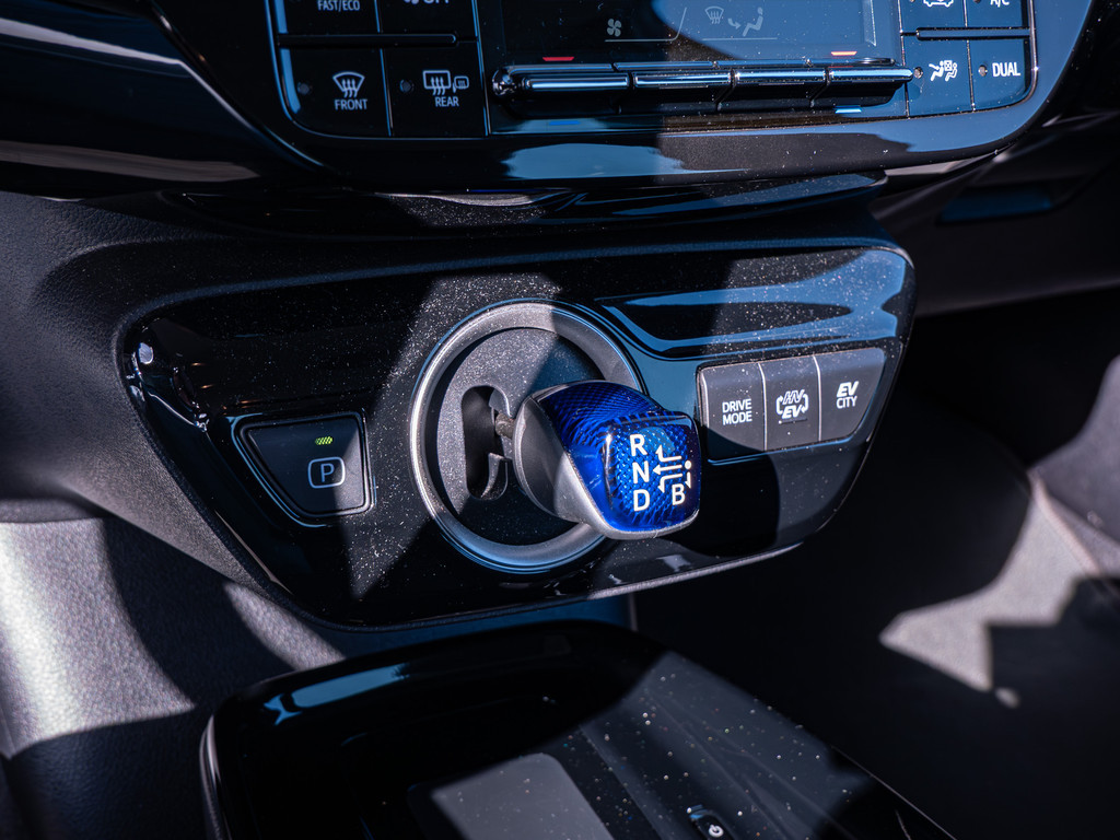 Fahrzeugansicht TOYOTA Prius Hybrid Executive - Bild 19