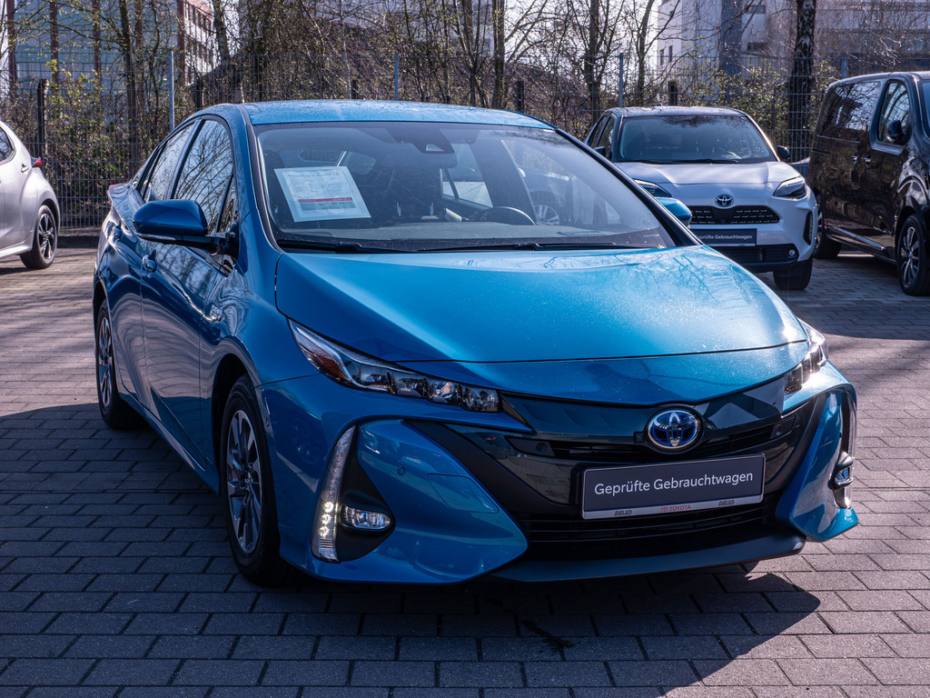Fahrzeugansicht TOYOTA Prius Hybrid Executive - Bild 23