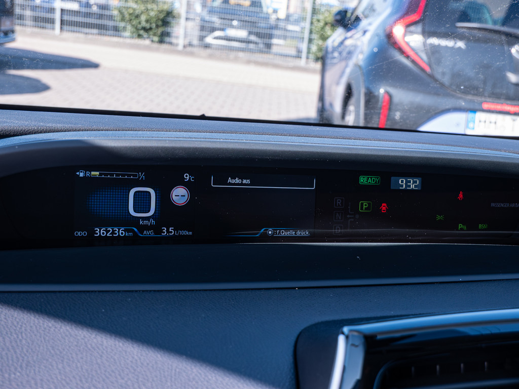 Fahrzeugansicht TOYOTA Prius Hybrid Executive - Bild 24