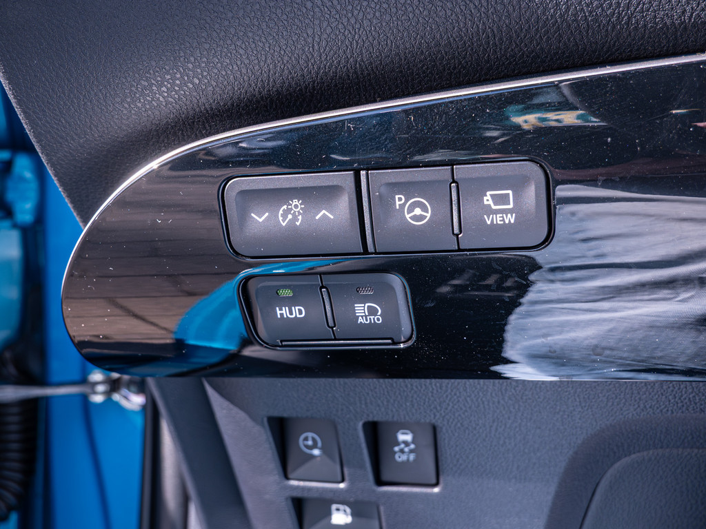 Fahrzeugansicht TOYOTA Prius Hybrid Executive - Bild 32