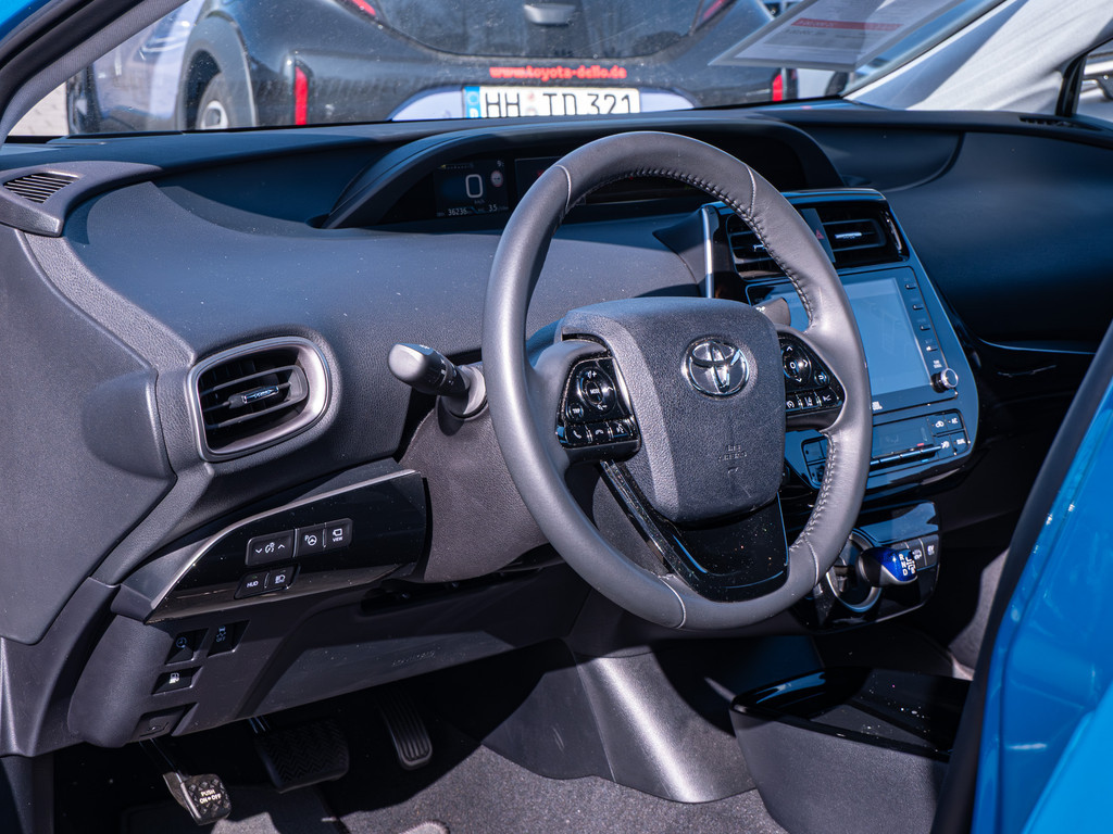 Fahrzeugansicht TOYOTA Prius Hybrid Executive - Bild 36